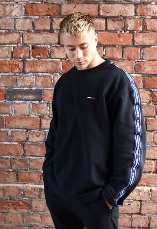 BLACK TOMMY HILFIGER TAPE LOGO SWEATSHIRT
