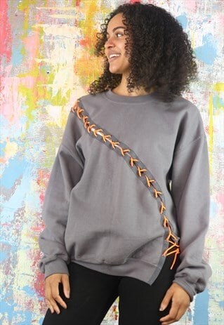 SWEATSHIRT IN GREY WITH LACE UP DETAIL