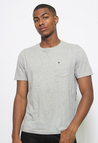 VINTAGE TOMMY HILFIGER T-SHIRT