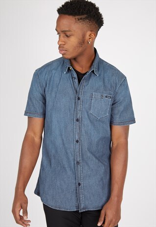 VINTAGE GUESS SHORT SLEEVED SHIRT