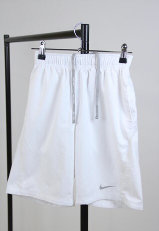 VINTAGE NIKE HIGH WASITED 90S SHORTS