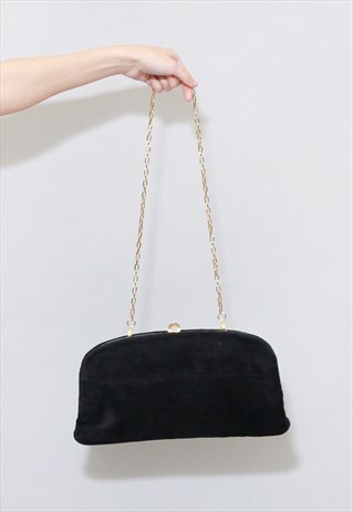 VINTAGE 1970'S BLACK VELVET GOLD CHAIN HAND BAG