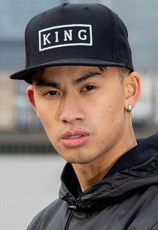 SELECT SNAPBACK CAP - BLACK
