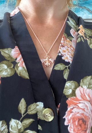 ROSE GOLD BEE NECKLACE