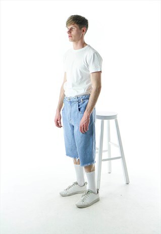 JEANS SHORTS / PALE BLUE DENIM CAPRI