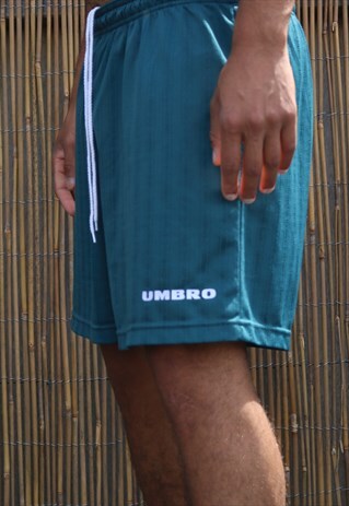 VINTAGE UMBRO SHORTS STRIPED