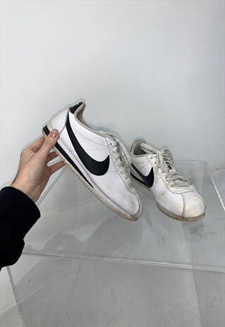 VINTAGE NIKE CORTEZ TRAINERS