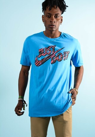VINTAGE NIKE T-SHIRT