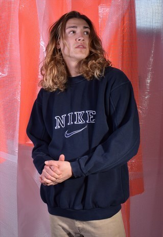 VINTAGE NIKE NAVY EMBROIDERED SWEATSHIRT