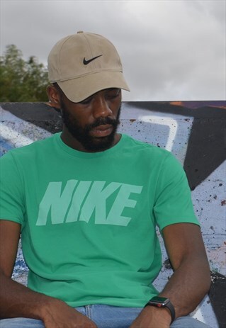 VINTAGE NIKE T-SHIRT