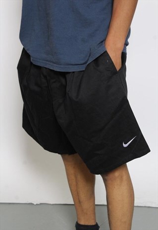 VINTAGE NIKE SHORTS BLACK