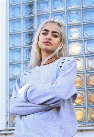 EXCLUSIVE - BEE CLUSTER EMBROIDERED SWEATER