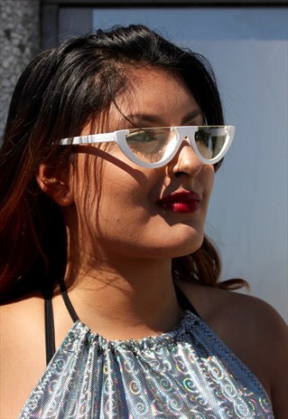 HALF MOON SUNGLASSES IN WHITE