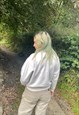 VINTAGE SIZE M COTTAGECORE EMBROIDERED SWEATSHIRT IN CREAM