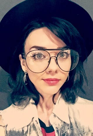 OVERSIZED GLASSES