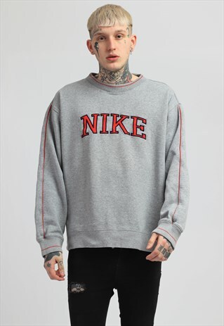 VINTAGE NIKE SWEATSHIRT