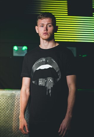 DRIPPING LIPS T-SHIRT