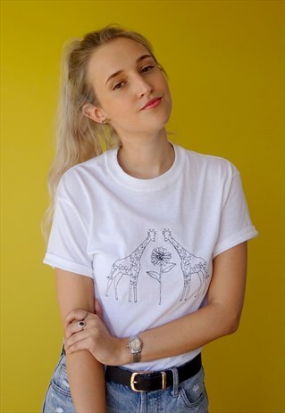 ORGANIC T-SHIRT IN WHITE WITH GIRAFFE EMBROIDERY