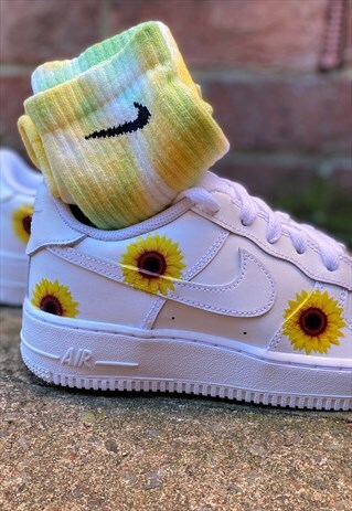 NIKE CUSTOM NIKE AIR FORCE 1 - SUNFLOWER TWIN SOCKS SET