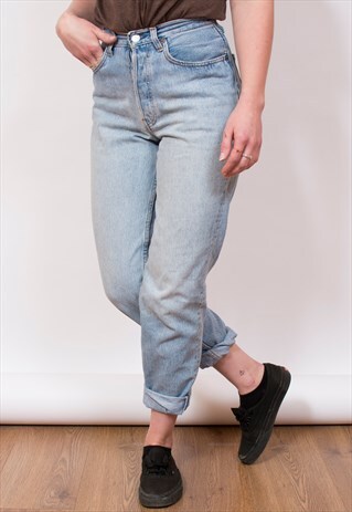 LEVI'S 901 HIGH WAISTED LIGHT BLUE JEANS 26/30
