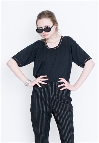 VINTAGE BLACK RETRO T-SHIRT
