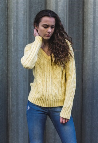 V-NECK YELLOW KNITTED SWEATER