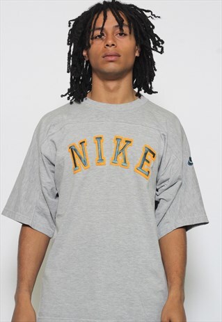 VINTAGE NIKE T-SHIRT