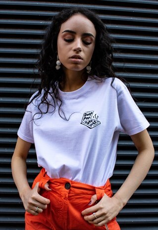 TSHIRT IN WHITE WITH EMBROIDERED DEEP PAN SEXUAL