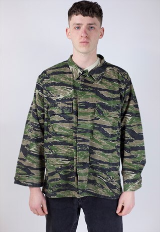 VINTAGE 90'S CAMO JACKET