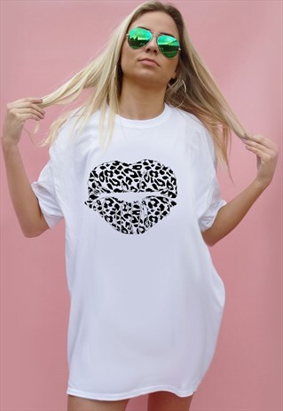 WHITE OVERSIZED TSHIRT WITH BLACK & WHITE LEOPARD LIP KISS
