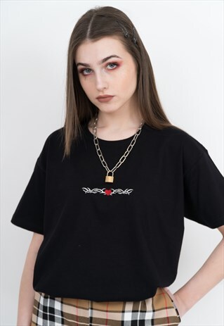BLACK EMBROIDERED T-SHIRT HEART TRIBAL TATTOO Y2K EMBROIDERY