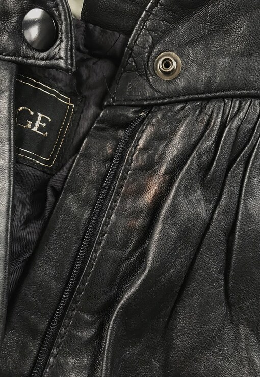 garment image