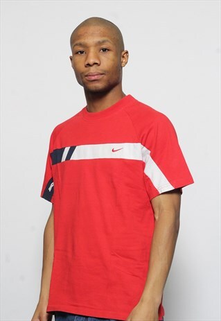 VINTAGE NIKE LOGO T-SHIRT RED