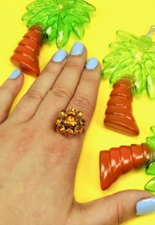 VINTAGE ORANGE RING