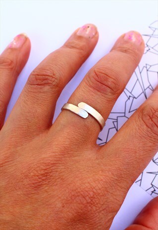 STERLING SILVER SLIDER CROSSOVER RING