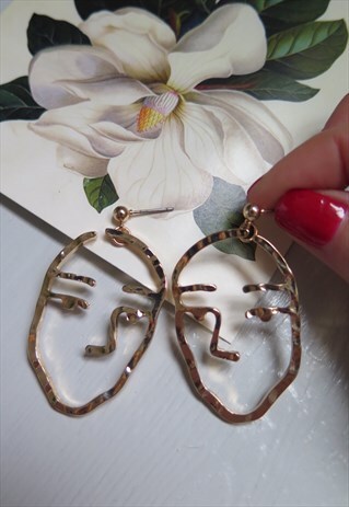 GOLD CRINKLED ABSTRACT ART DECO FACE EARRINGS