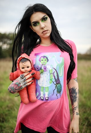 PINK OVERSIZED TEE WITH LUCY AND THE CREATURE DOLL PRINT