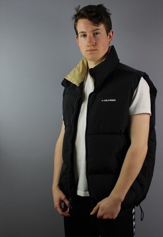 VINTAGE TOMMY HILFIGER GILET IN BLACK EMBROIDERED LOGO