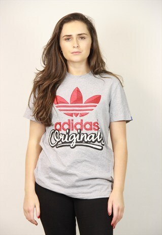 VINTAGE ADIDAS TSHIRT