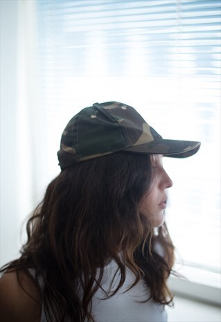 VINTAGE 90'S CAMO CAP