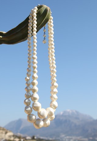 DEADSTOCK WHITE PEARL TONE CHUNKY DOUBLE STRAND NECKLACE.