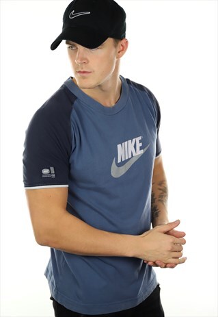VINTAGE NIKE GRAPHIC T SHIRT TEE