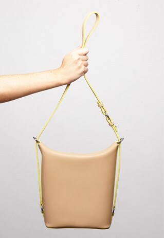 BAHARI MULTI-WEAR LEATHER BAG IN BEIGE WITH LEATHER STRAP