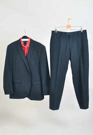 VINTAGE 00S SUIT IN NAVY