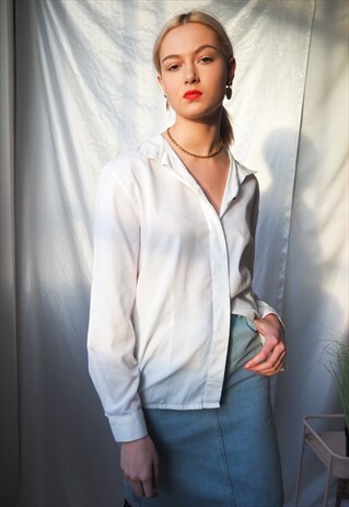 VINTAGE WHITE BUTTON UP SHIRT