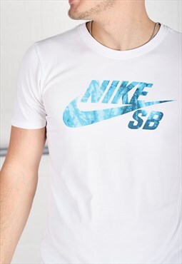 Vintage Nike T-Shirt in White Short Sleeve Sports Tee Small