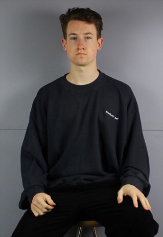 VINTAGE REEBOK ESSENTIALS SWEATSHIRT IN NAVY BLUE WITH EMBRO