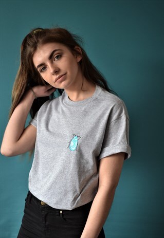 EXCLUSIVE EMBROIDERED BEETLE GREY TEE