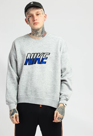 VINTAGE NIKE SWEATSHIRT