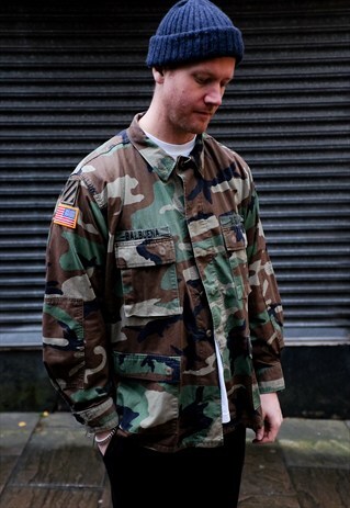 VINTAGE U.S. ARMY OVERSHIRT CAMO USA JACKET.